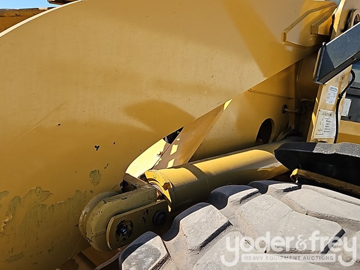 caterpillar-928g-image-16