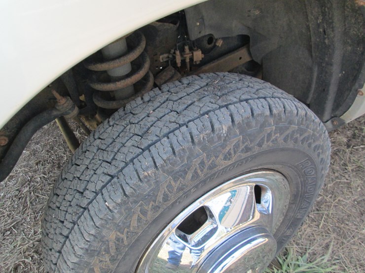 2011-dodge-3500-image-15