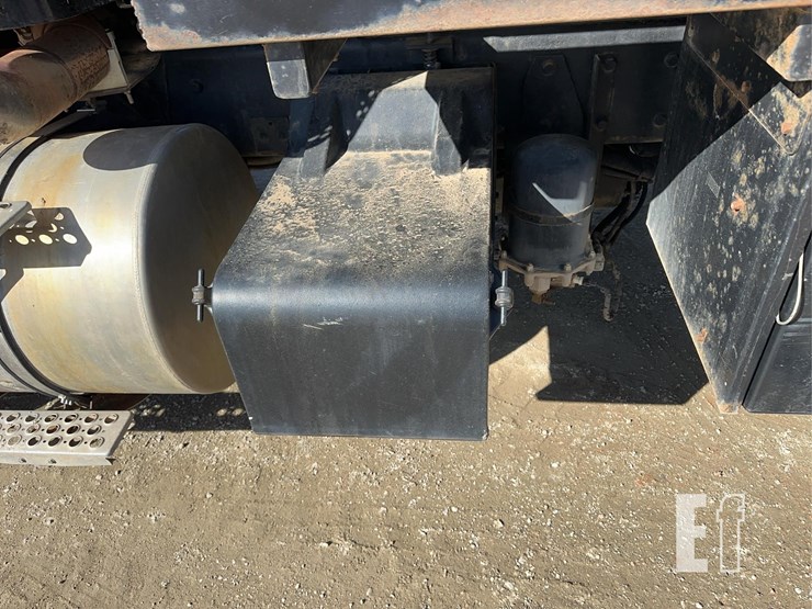 1999-kenworth-t800-image-33