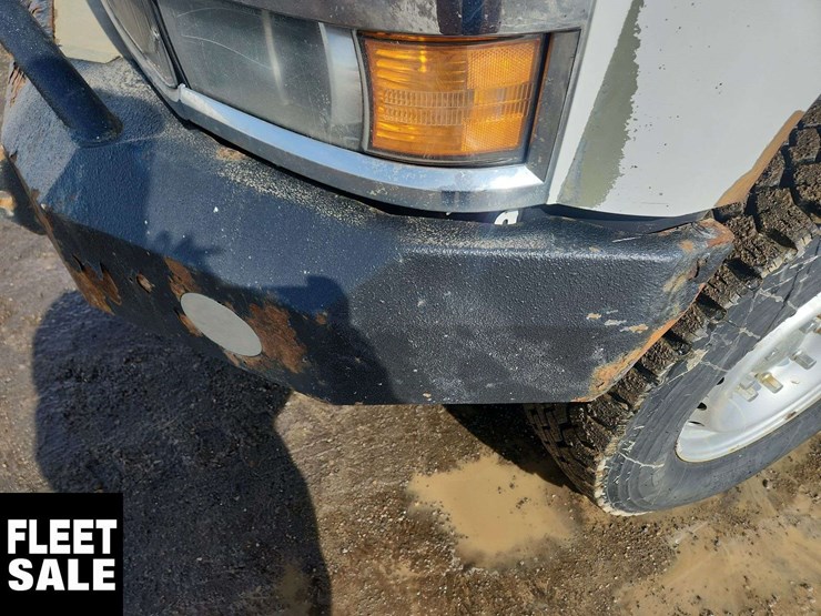 2015-chevrolet-silverado-3500hd-image-35