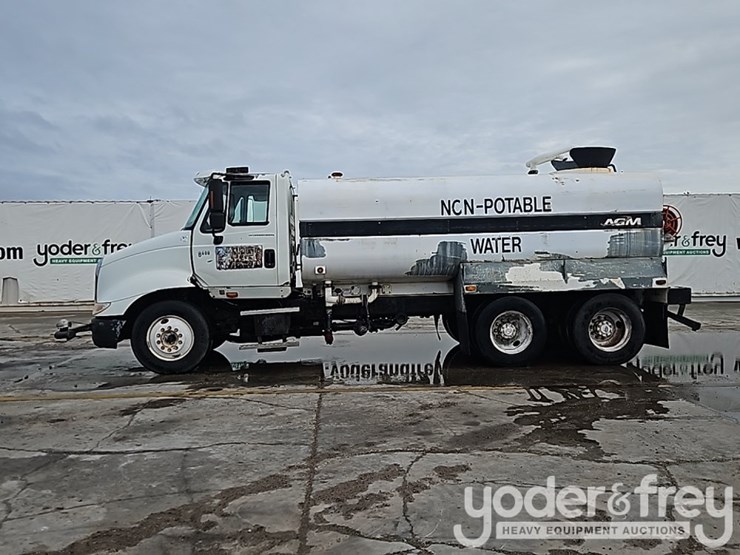 2005-international-8600-image-3