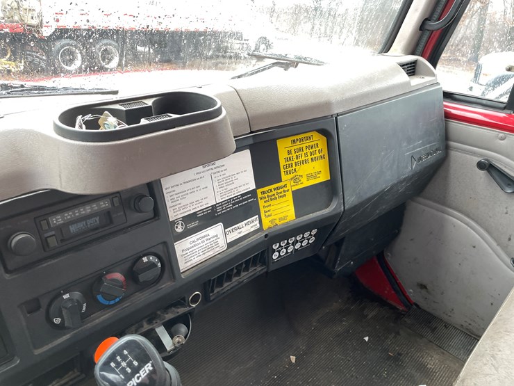 2000-international-4700-image-26