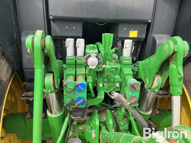 2016-john-deere-6130m-image-11