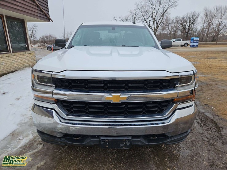 2018-chevrolet-silverado-1500-image-3