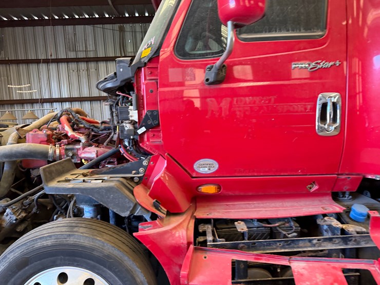 2014-international-prostar-image-35