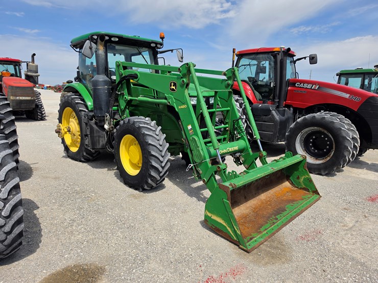 2014-john-deere-7210r-image-1