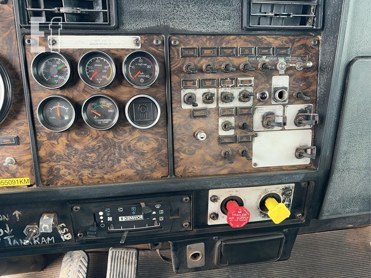 1998-kenworth-t800-image-74