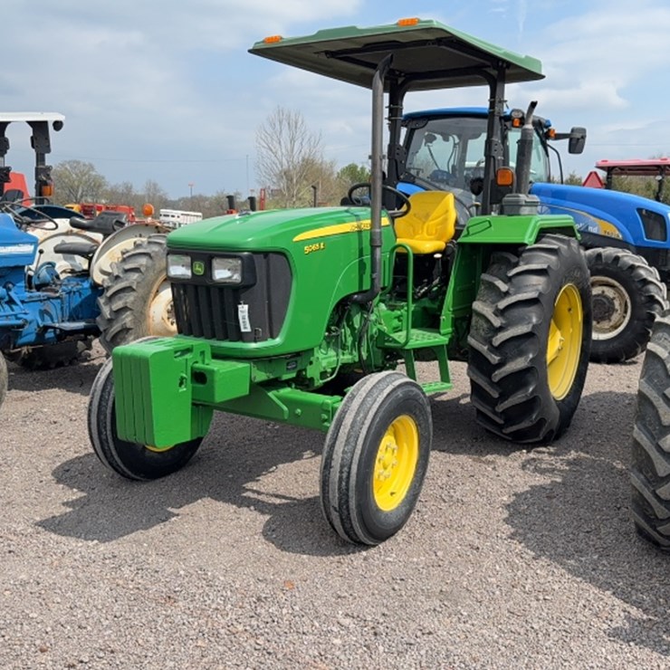 JOHN DEERE 5065E