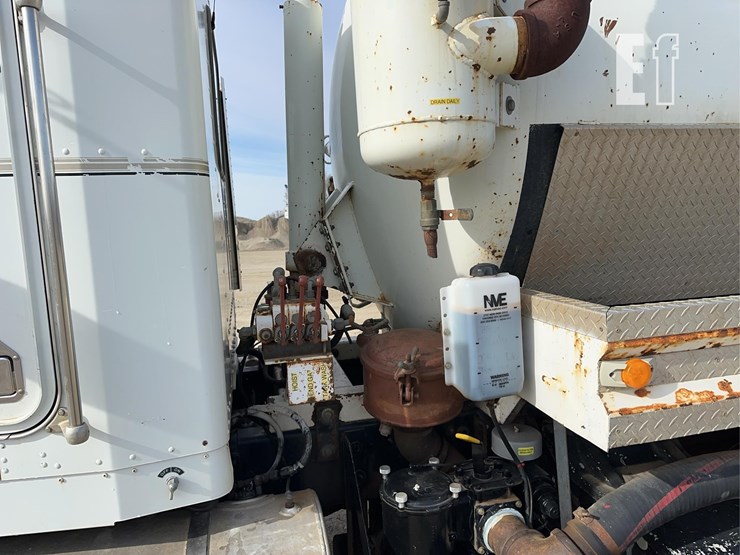 1995-kenworth-t800-image-32