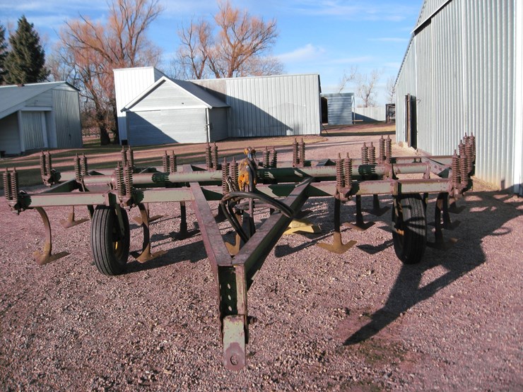 john-deere-16-image-3