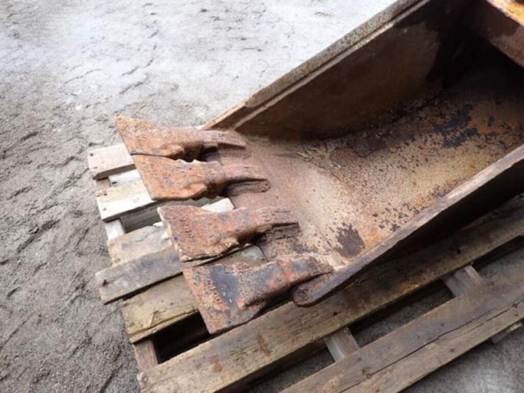 caterpillar-16-image-7