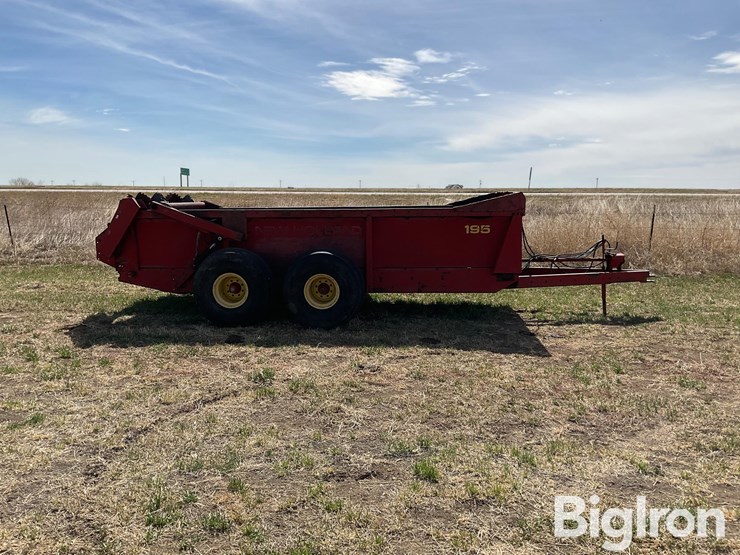 new-holland-195-image-4