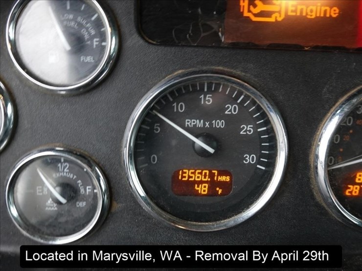 2011-peterbilt-348-image-34