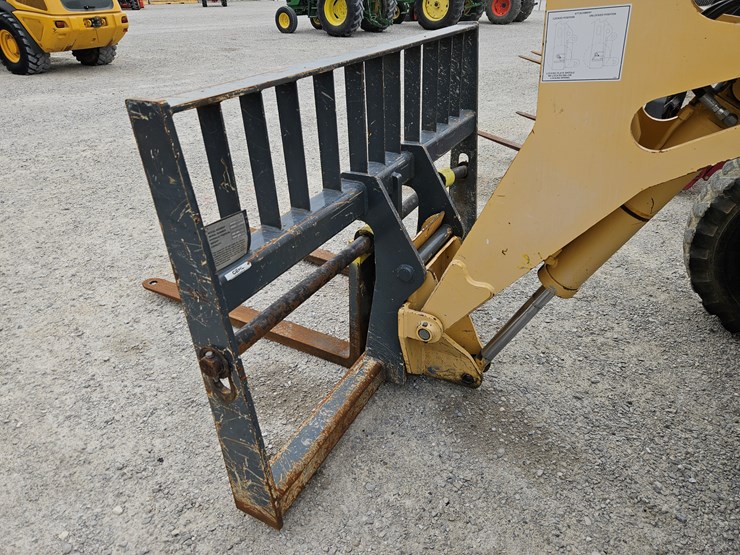 2013-gehl-rs6-34-image-5