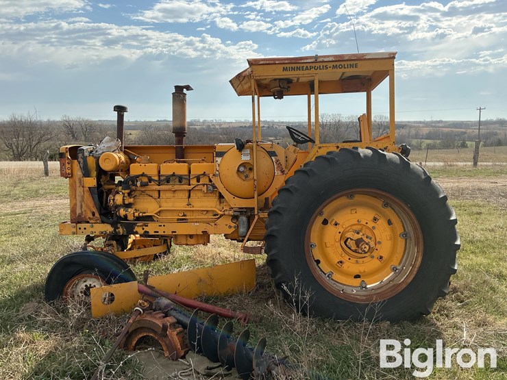 minneapolis-moline-4250-6-2wd-tractor-image-8