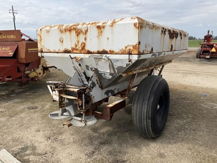 s&a-9'x6'-steel-pull-fertilizer-spreader-image-5