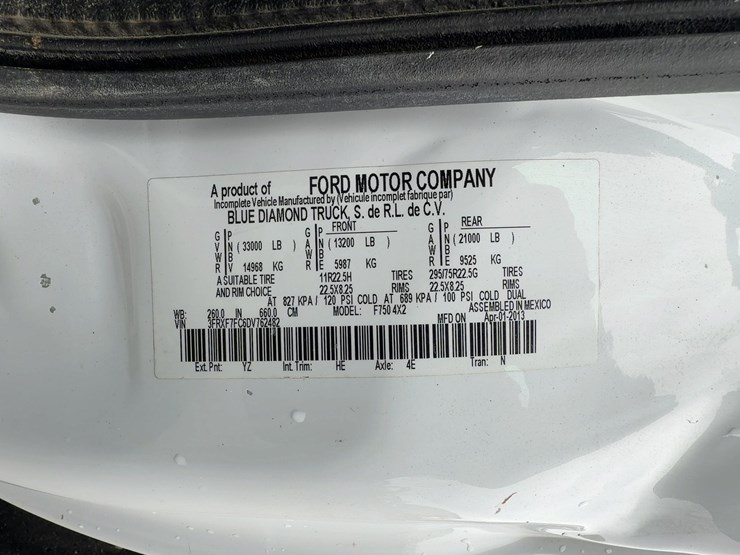 2013-ford-f750-xl-image-29