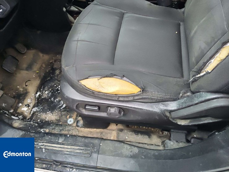 2017-ford-explorer-image-34