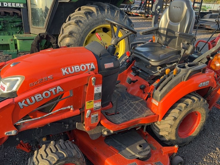 #3028-•-kubota-bx235-tractor-image-11