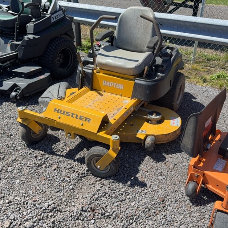 #4068 • HUSTLER RAPTOR ZERO TURN MOWER