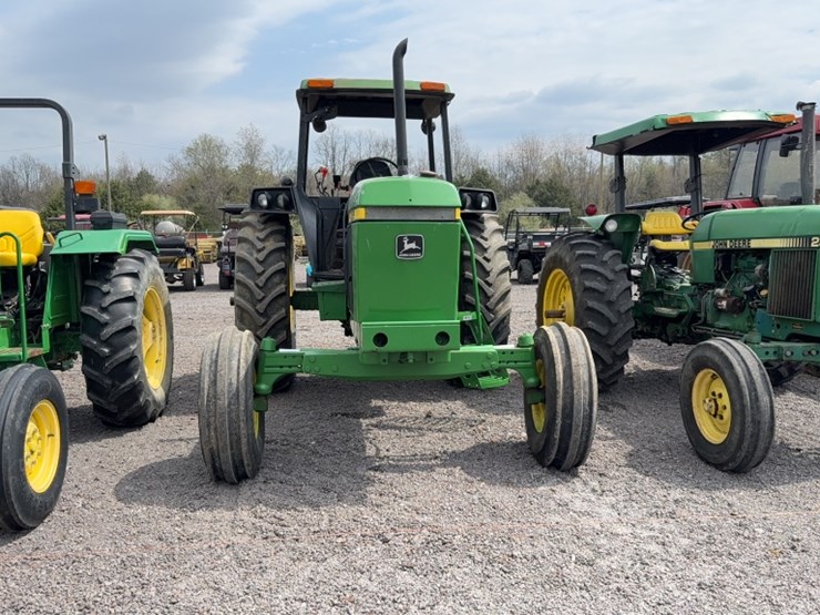 john-deere-3055-image-2