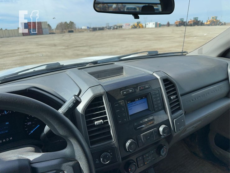 2020-ford-f350-xl-image-11