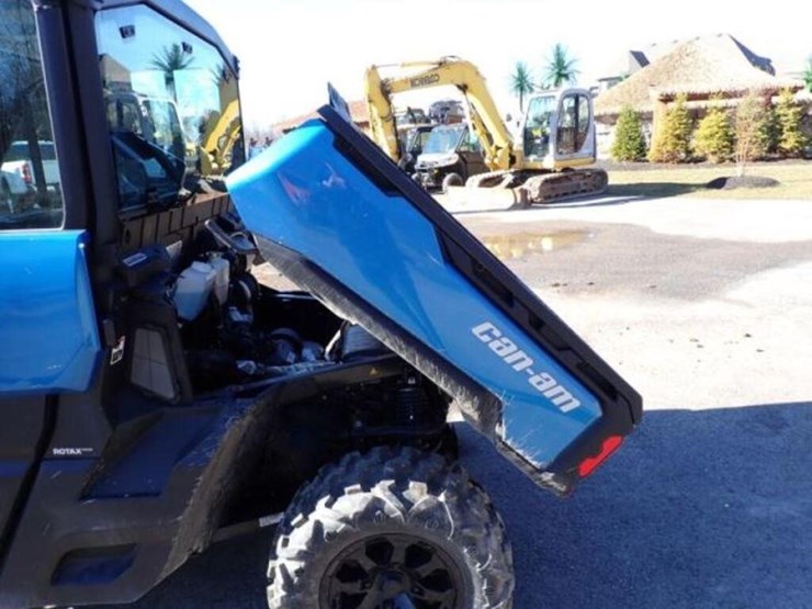 2022-can-am-defender-limited-hd10-4x4-side-by-side-image-38