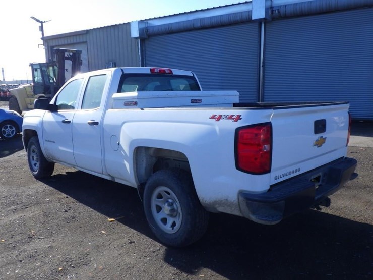 2018-chevrolet-1500-image-4