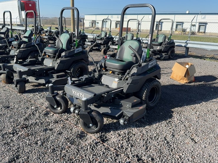 #4046-•-yakta-yxr-320-zero-turn-mower-image-1