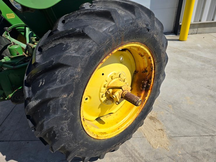 1960-john-deere-435-image-23