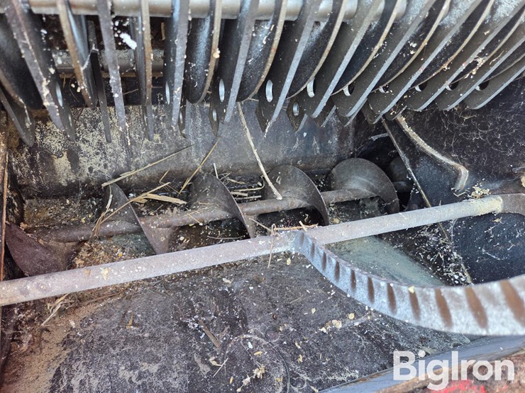 case-ih-fps-1360-0049-grinder-mixer-w/scale-image-16