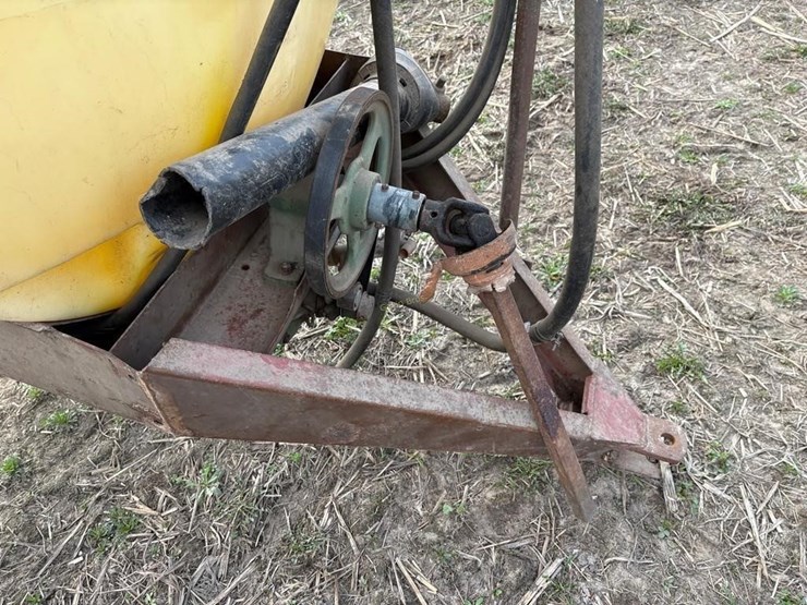 300gal-sprayer-24'-booms-image-4