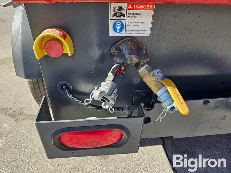 2022-massey-ferguson-730-image-12