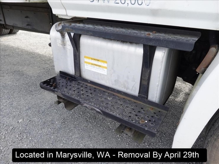 2009-hino-268-image-22