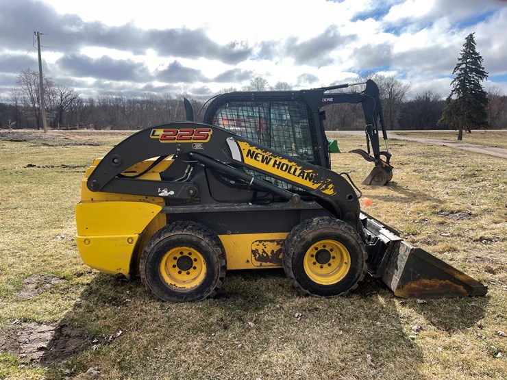 #372-•-2015-new-holland-l225-skid-steer-(scandia,-mn)-image-6