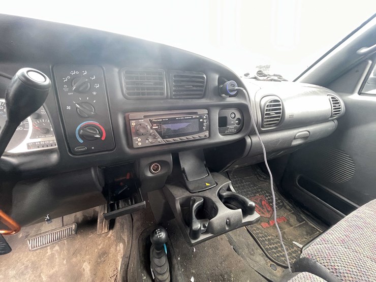 #204-•-1998-dodge-ram-truck-(has-wi-title)-(denmark,-wi)-image-37