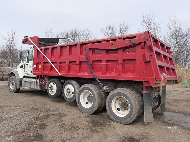 2017-mack-gu713-quad-axle-dump-truck,-sn:1m2ax09c5hm032603,-mack-mp8,-allison-auto,-j-&-j-21'-steel-image-5