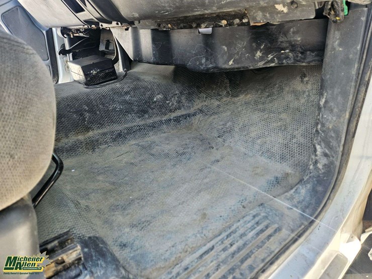 2006-gmc-sierra-2500hd-image-24