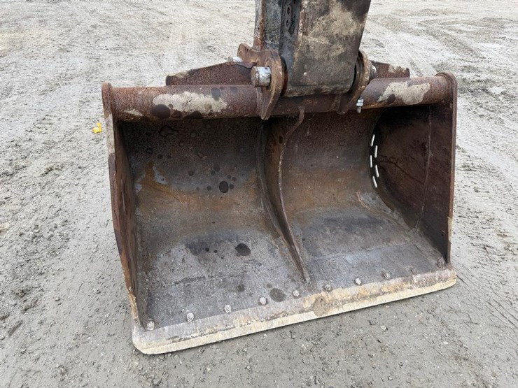 2015-volvo-ec220dlr-image-9