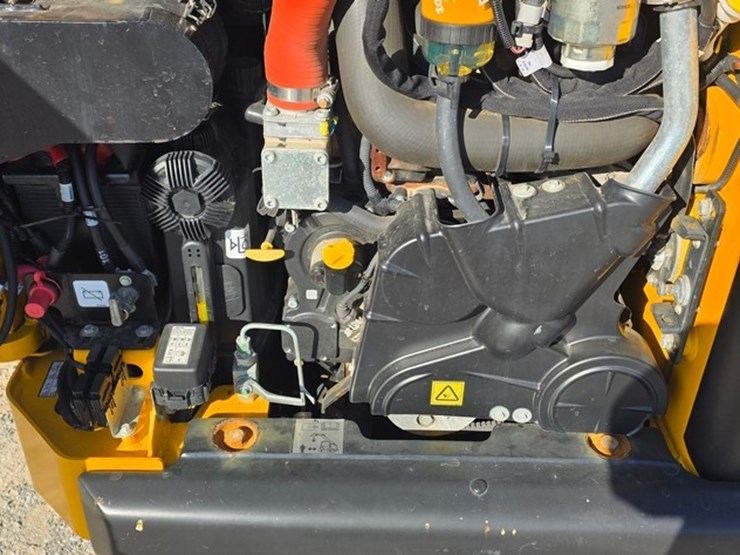 2024-jcb-215-image-38