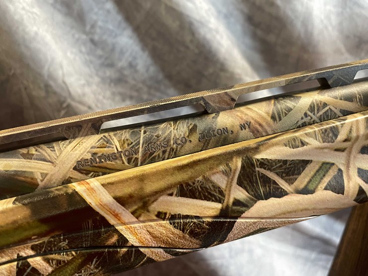 #10082-•-remington-v3-field-sport,-12-ga.-semi-auto-shotgun,-sn:-rn28026a-image-7