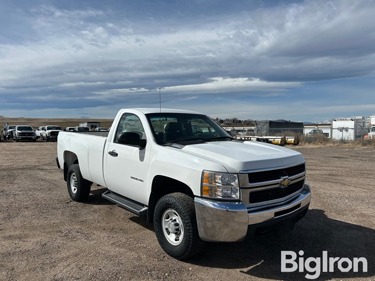 2010-chevrolet-silverado-2500-image-3