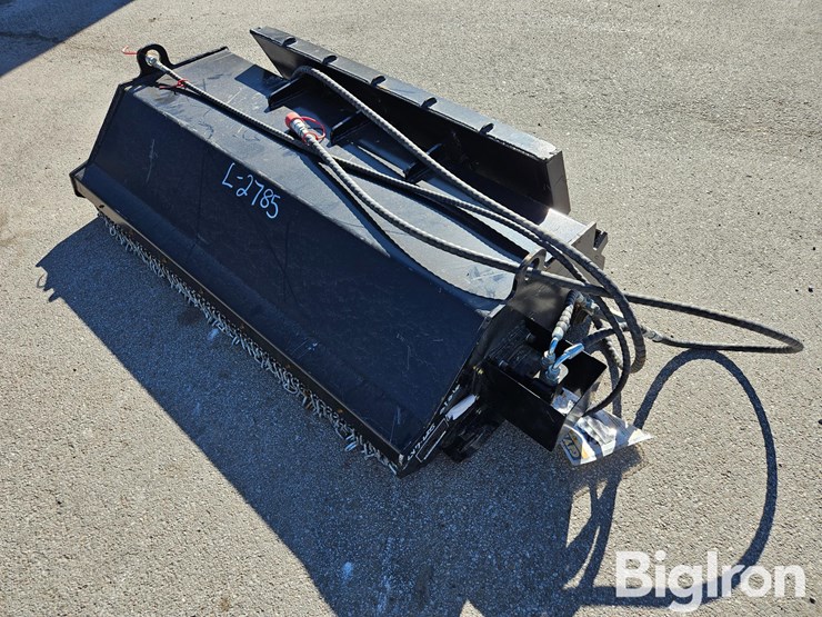 2025-massey-ferguson-730-image-1