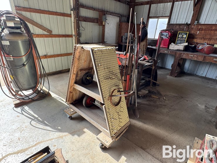 work-benches/tools/supplies-image-7