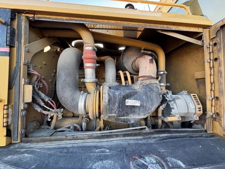 caterpillar-143h-image-82