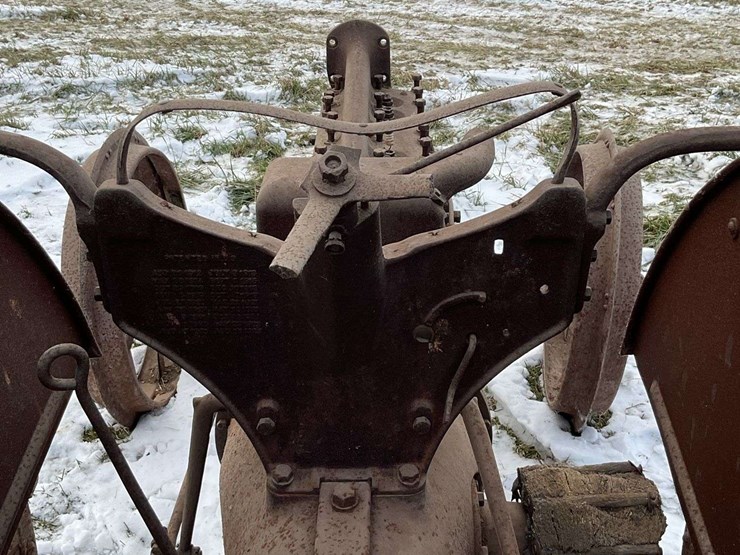 fordson-(usa)-parts-tractor-image-10