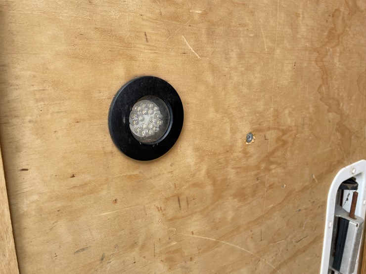 #280-•-2015-united-uxgn-8.536tr80-(3)-axle-enclosed-trailer-(has-wi.-title)-(mason,-wi)-image-47