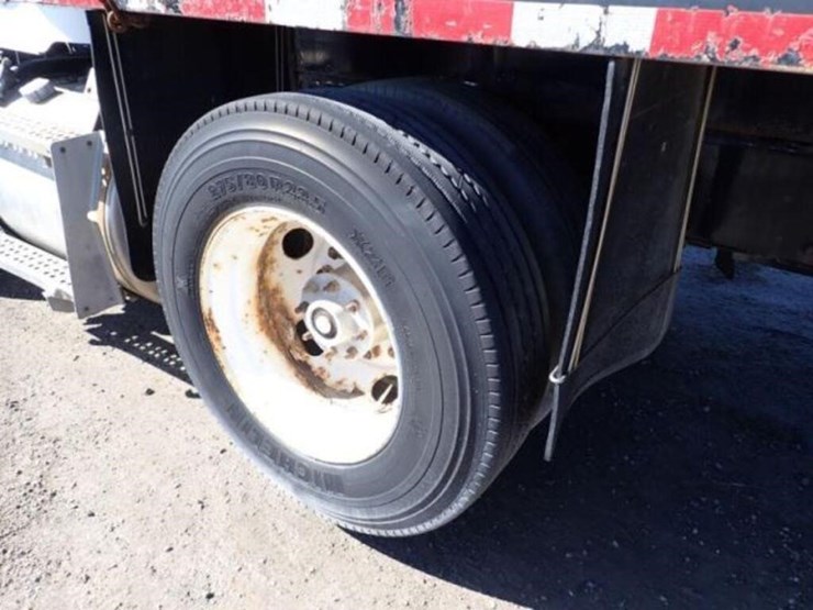 2001-freightliner-fld112-image-41