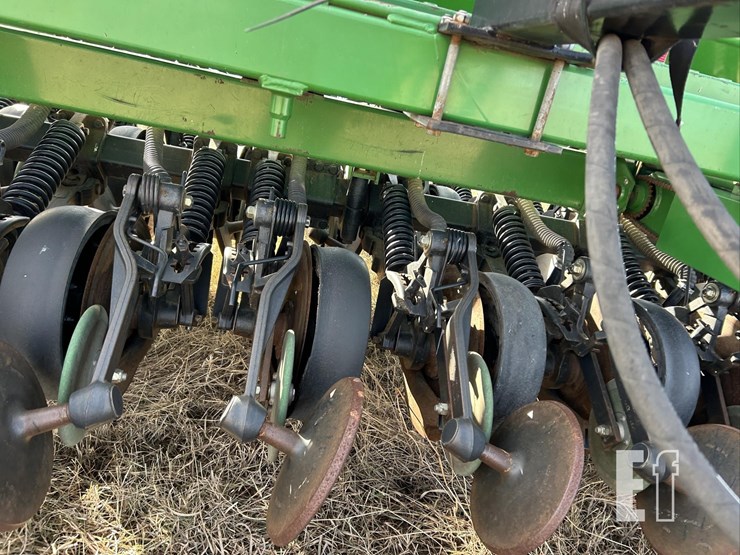 2004-john-deere-1590-image-50