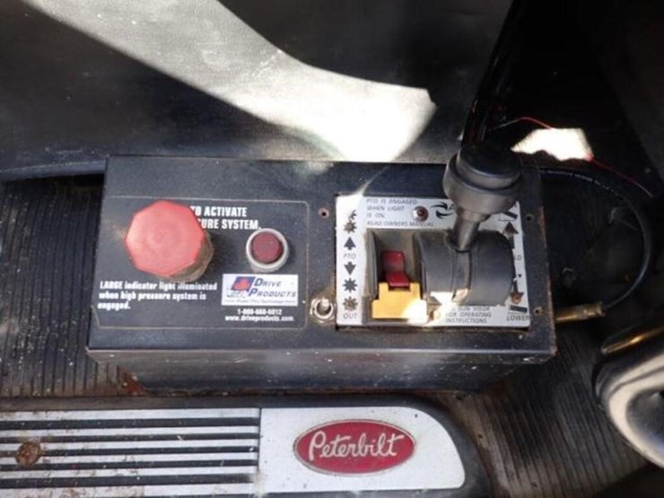 2014-peterbilt-389-image-23